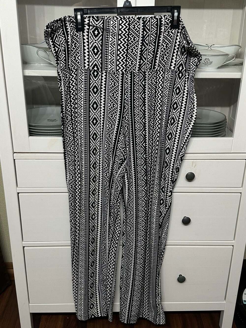 Bobbie Brooks Plus Size 2X Black and White Aztec Geometric Print Pants